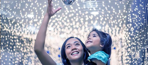 4 Ways to Make an Unforgettably Flawless Holiday Event Experience